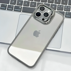 iPhone 15 Luxury Embroidered Case